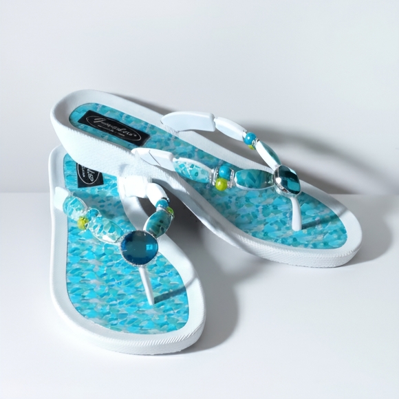 Grandco Shoes - Grandco Size 8 NWT Sandals Lightweight Flip Flops Heel Turquoise Embellished